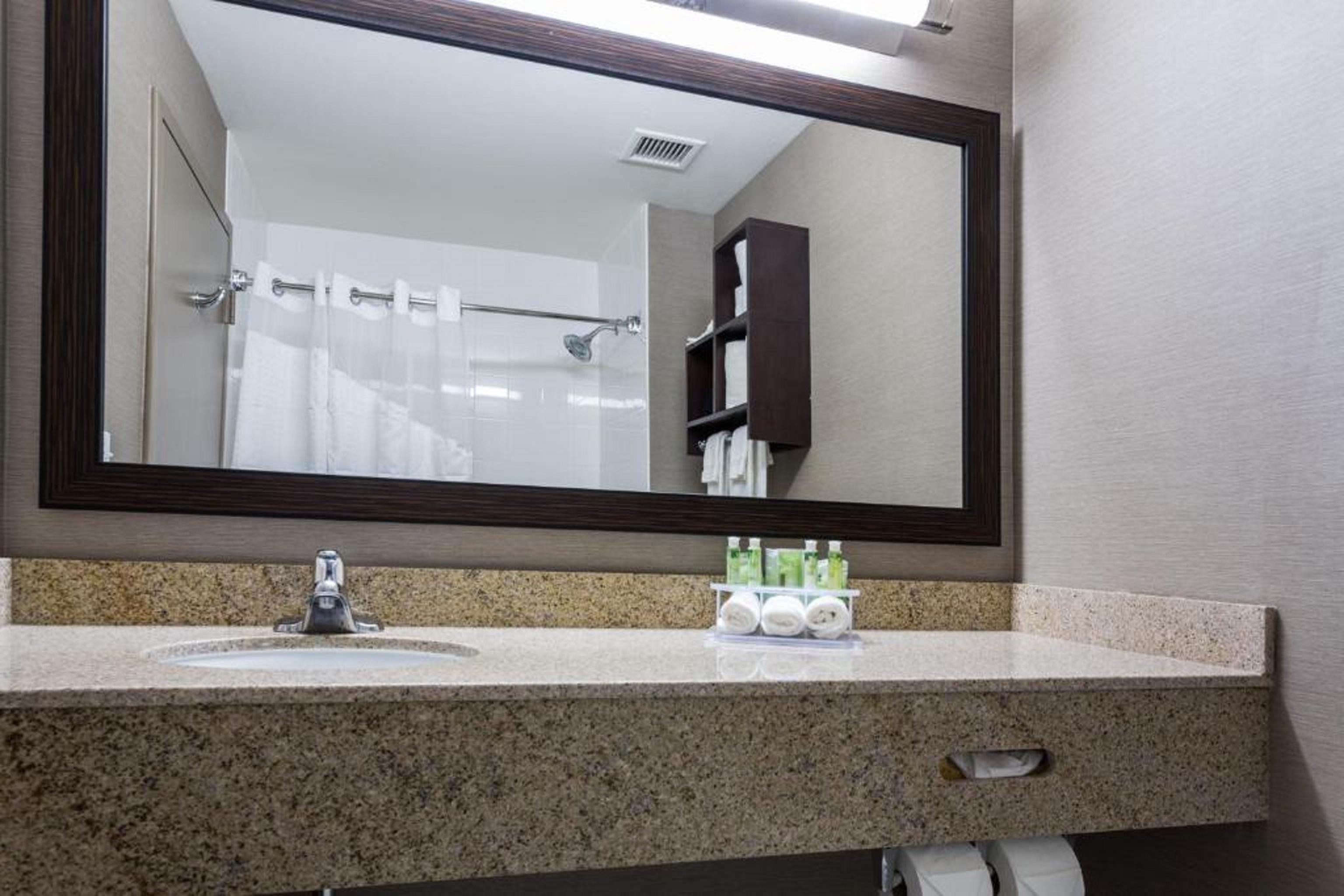 Holiday Inn Express & Suites Naples Downtown - 5Th Avenue By Ihg Экстерьер фото