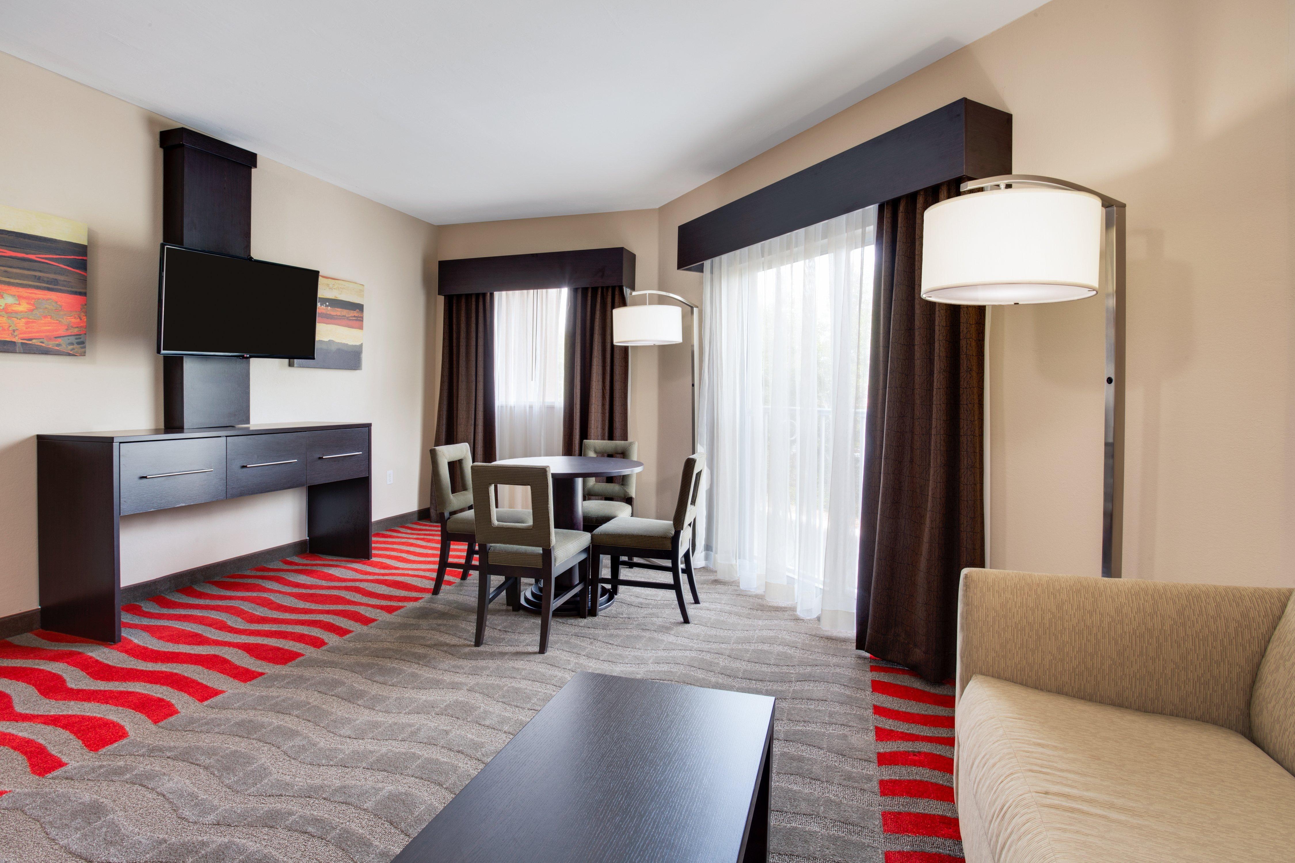 Holiday Inn Express & Suites Naples Downtown - 5Th Avenue By Ihg Экстерьер фото